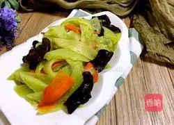 莴笋炒木耳的做法图解7