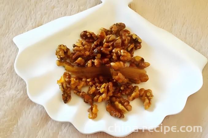 The recipe for amber walnut kernels