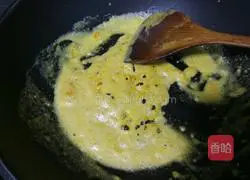 蛋黄焗蟹的做法图解11