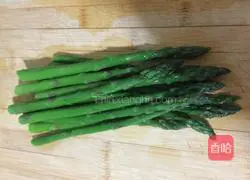 培根芦笋卷的做法图解3