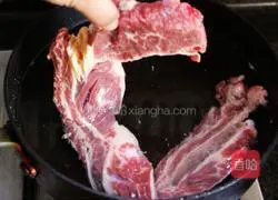 萝卜炖牛腩的做法图解2