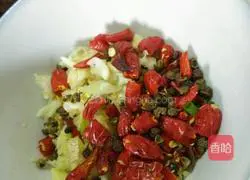 青花椒酸菜鱼的做法图解2