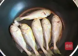 干煎小黄鱼的做法图解3