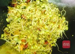 干煸黄豆芽的做法图解4