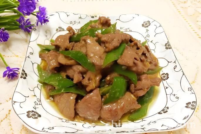 The recipe for stir frying beef with green peppers