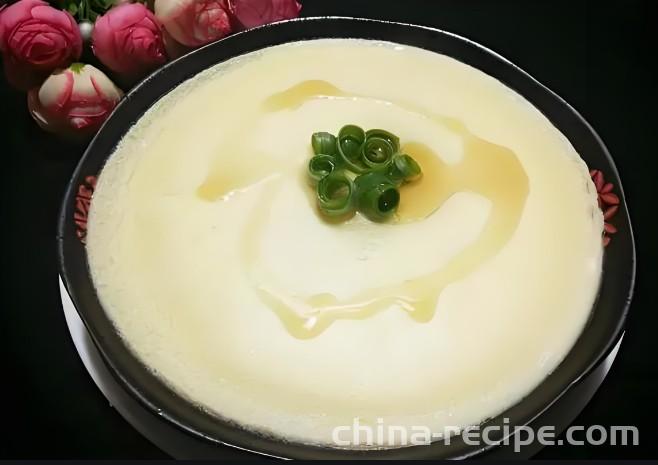 The method of making steamed egg custard