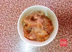 榨菜炒肉丝的做法图解2