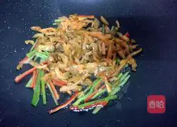 榨菜炒肉丝的做法图解5