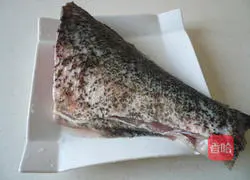 糖醋松鼠鱼的做法图解1