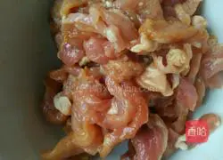 荷兰豆炒肉片的做法图解2