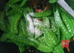 荷兰豆炒肉片的做法图解8