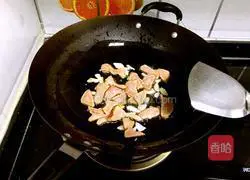 尖椒炒腊肉的做法图解4