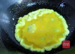 青椒木耳炒鸡蛋的做法图解2
