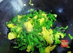 青椒木耳炒鸡蛋的做法图解8