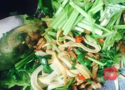 芹菜炒千张的做法图解5