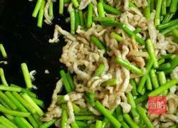蒜苔炒肉丝的做法图解9