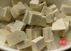 剁椒豆腐的做法图解1