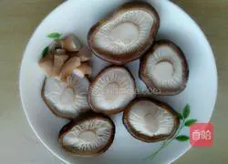 麻仁卤香菇的做法图解2