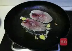 香煎马鲛鱼的做法图解7