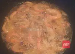 油爆虾的做法图解2
