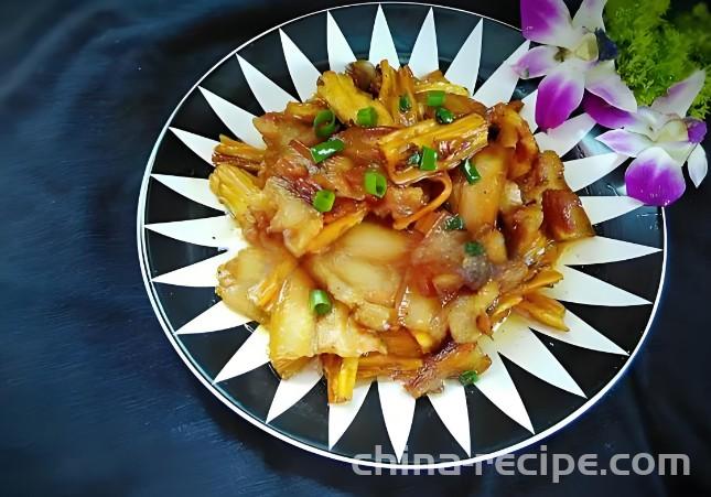 Rolls of dried bean milk creams Braised pork belly in Brown Sauce