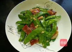 培根炒荷兰豆的做法图解4