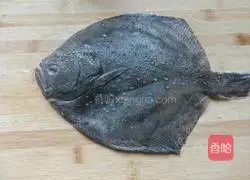 剁椒多宝鱼的做法图解1