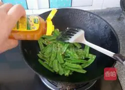 蒜香荷兰豆的做法图解5