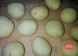 椒盐小土豆的做法图解2