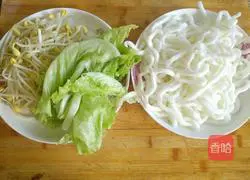 酸辣土豆粉的做法图解1
