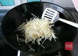 糖醋土豆丝的做法图解5