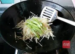 糖醋土豆丝的做法图解6