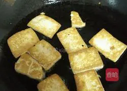 蒜苗炒豆腐的做法图解2