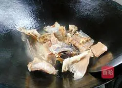 咸鱼茄子煲的做法图解7
