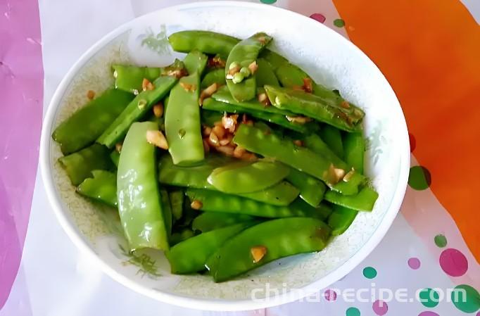 The recipe for garlic flavored Dutch beans