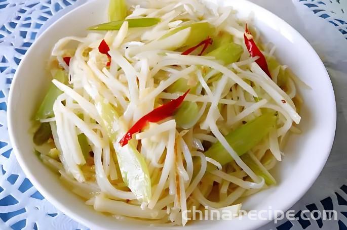 The method of making sweet and sour potato shreds