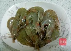 椒盐基围虾的做法图解1