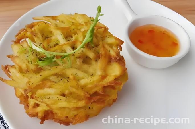 The method of making shredded potato cakes