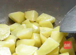 咖喱土豆牛肉的做法图解3