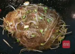 豆芽炒粉条的做法图解6