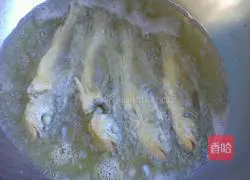 油炸小黄鱼的做法图解4