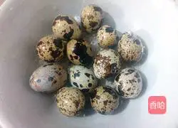 盐焗鹌鹑蛋的做法图解4