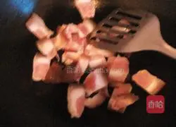 腊肉炒茄子的做法图解2