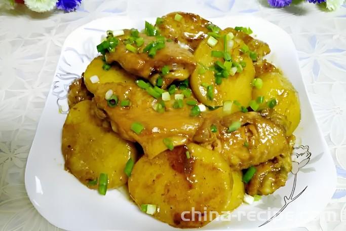 The method of cooking chicken wings with potatoes