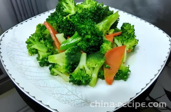 The method of stir frying broccoli with vegetarian ingredients