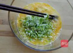 香葱鸡蛋饼的做法图解3