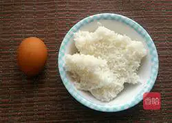 酱油炒饭的做法图解1
