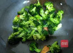 素炒西兰花的做法图解5