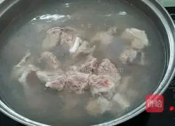 排骨山药汤的做法图解1