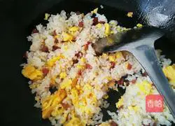 腊肠炒饭的做法图解7